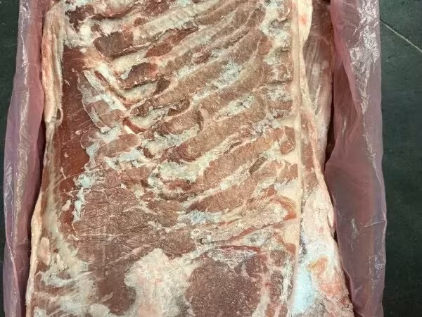 Грудинка свиная без кости, на шкуре ивр