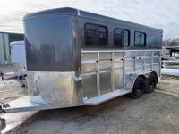 2026 Maverick Trailers Lite Deluxe Bumper Pull Horse Trailer — Foto 1